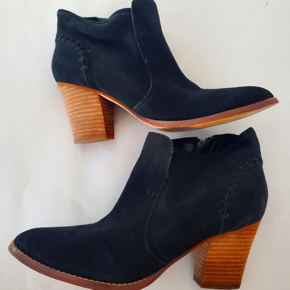 Marc Fisher Shoes - MARC FISHER 9.5 CADIS Black Suede Booties Side Zip 3.5" Stack Heel Western Boho